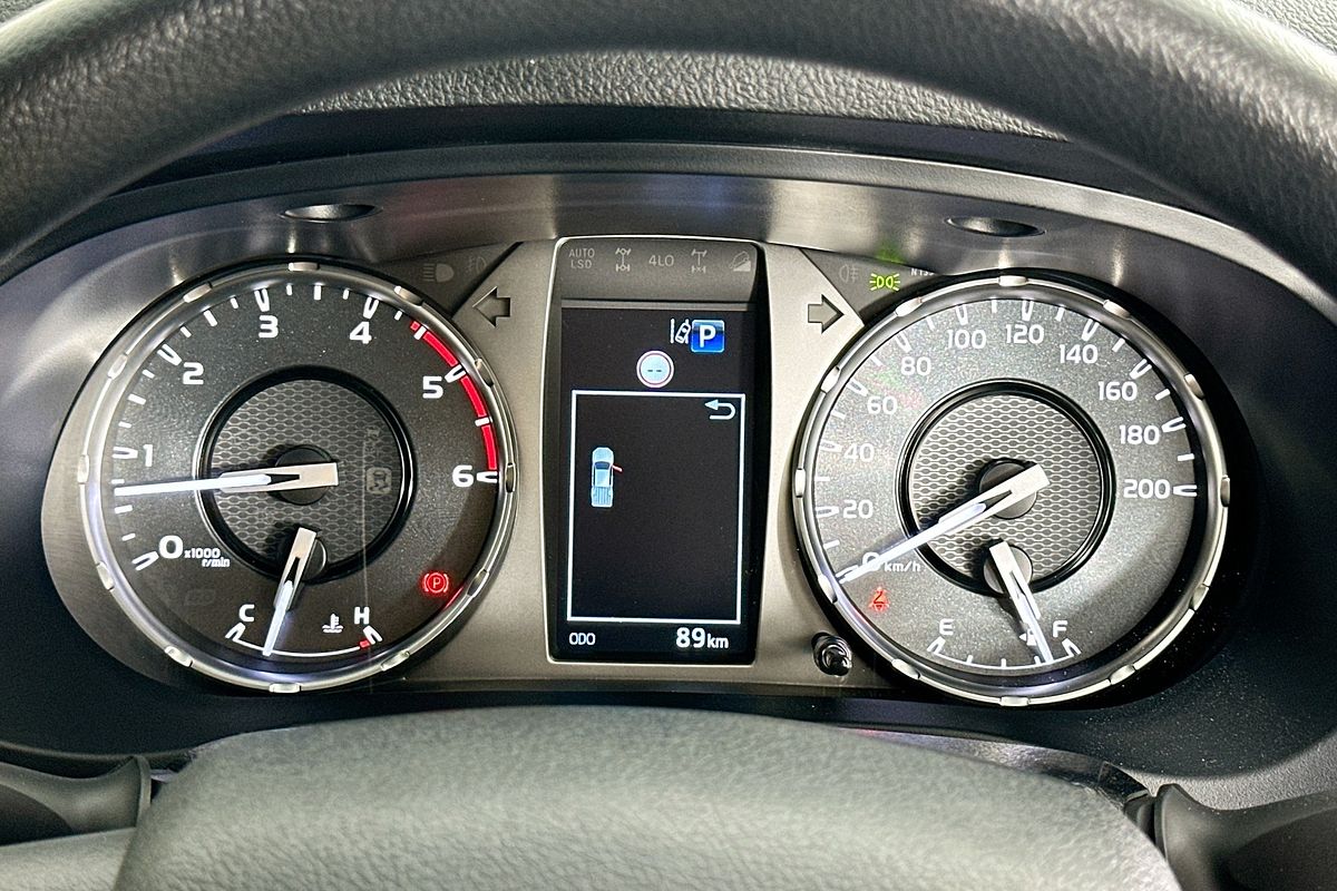 2025 Toyota HILUX SR (4x4) STEEL WHEELS GUN126R RC 4X4