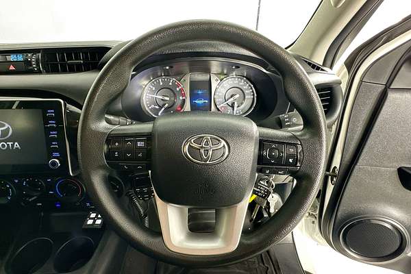 2020 Toyota HILUX SR (4x4) GUN126R FACELIFT 4X4