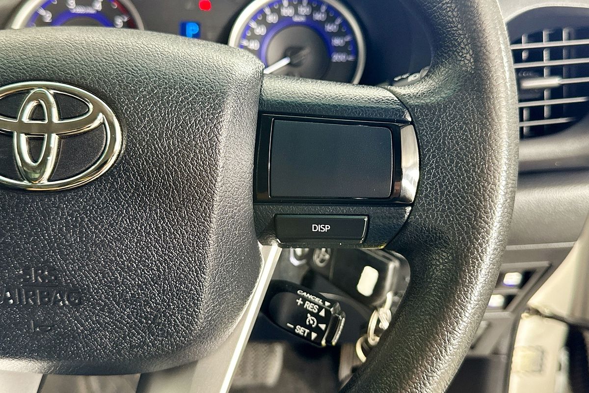 2017 Toyota HILUX SR (4x4) GUN126R 4X4