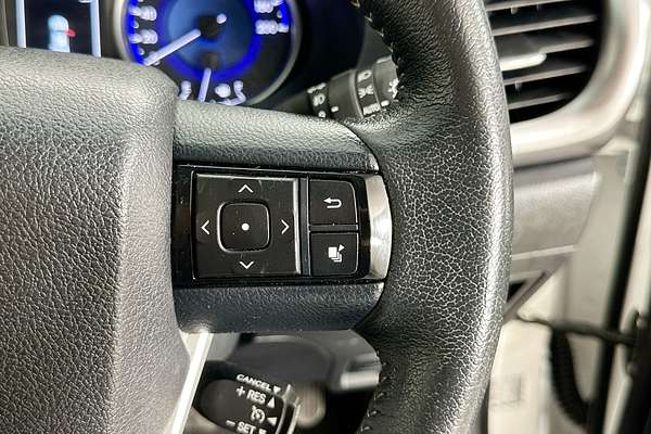 2017 Toyota HILUX SR5 (4x4) GUN126R 4X4