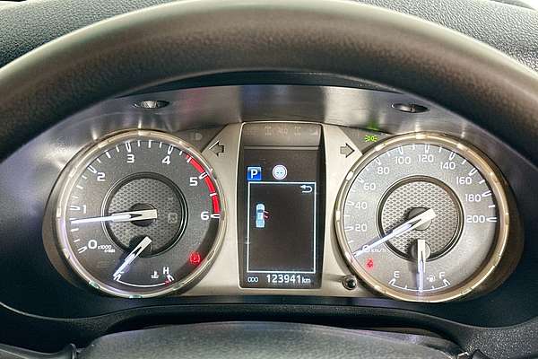 2021 Toyota HILUX SR (4x4) GUN126R 4X4