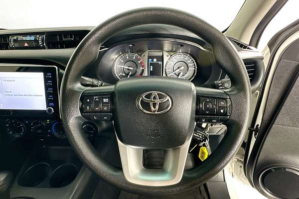 2020 Toyota Hilux SR (4x4) GUN126R FACELIFT 4X4