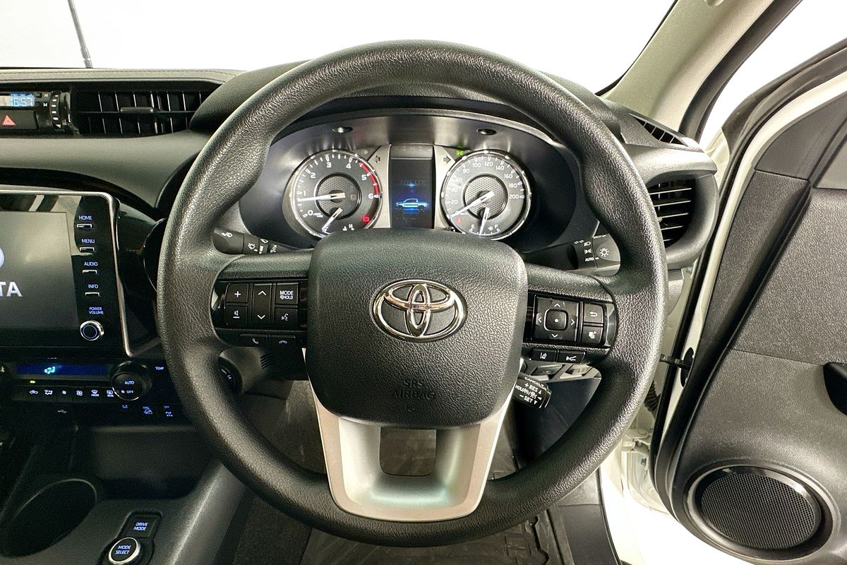 2024 Toyota HILUX SR 48V (4x4) GUN126R 4X4