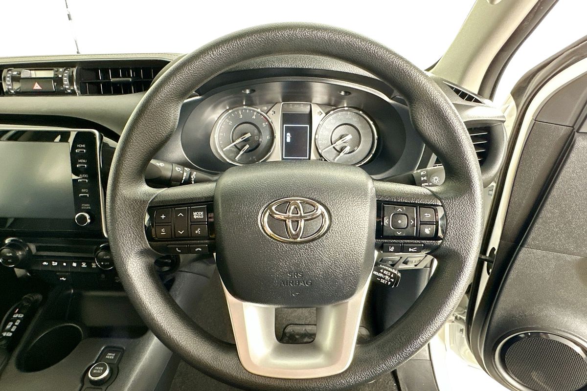 2024 Toyota HILUX SR 48V (4x4) GUN126R 4X4