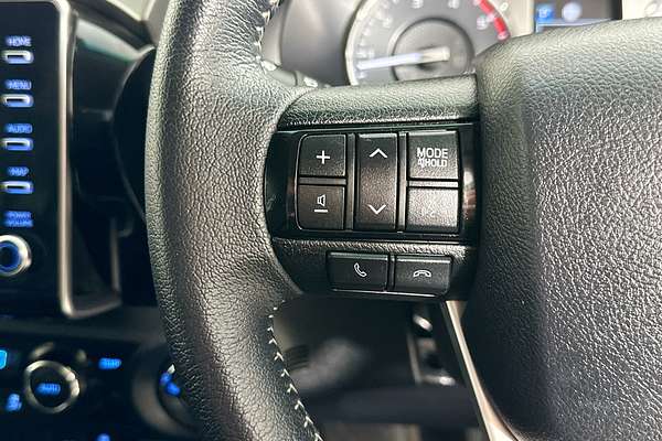 2021 Toyota HILUX SR5 (4x4) GUN126R FACELIFT 4X4