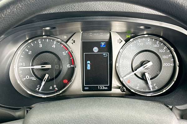 2025 Toyota HILUX SR 48V (4x4) GUN126R RC 4X4