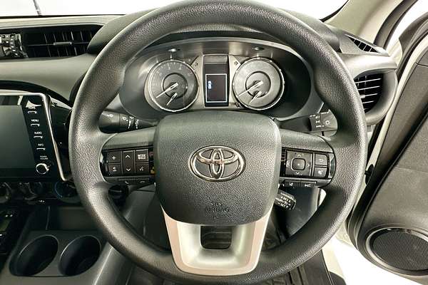 2025 Toyota HILUX SR (4x4) STEEL WHEELS GUN126R RC 4X4