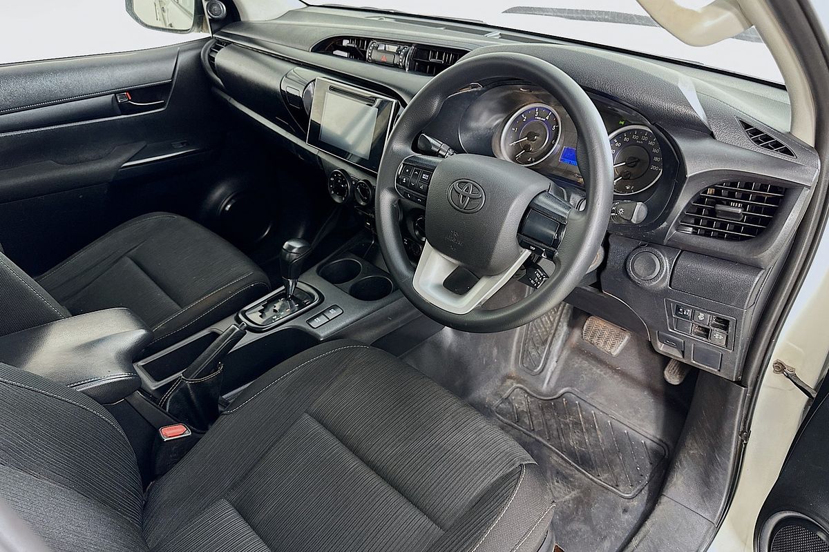 2019 Toyota HILUX SR (4x4) GUN126R MY19 4X4
