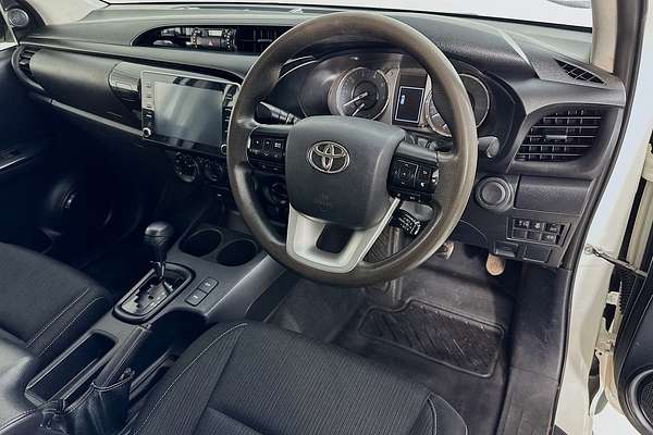 2021 Toyota HILUX SR (4x4) GUN126R FACELIFT 4X4