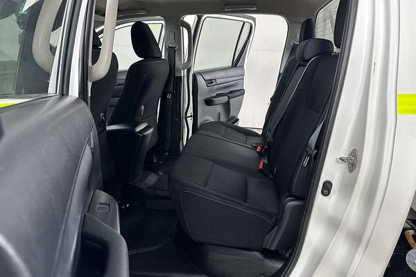 2020 Toyota HILUX SR (4x4) GUN126R MY19 UPGRADE 4X4