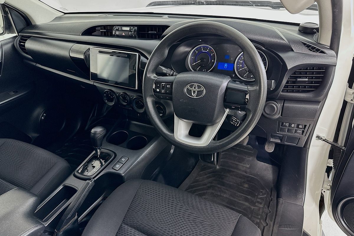 2018 Toyota HILUX SR (4x4) GUN126R MY17 4X4