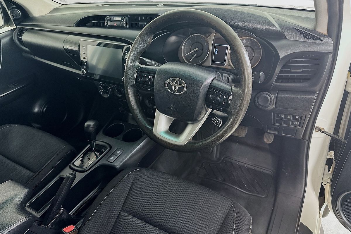 2021 Toyota HILUX SR (4x4) GUN126R FACELIFT 4X4