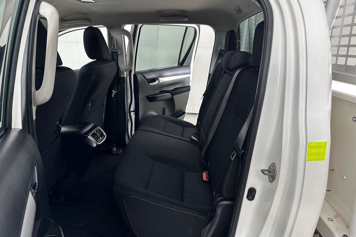 2021 Toyota HILUX SR5 (4x4) GUN126R FACELIFT 4X4