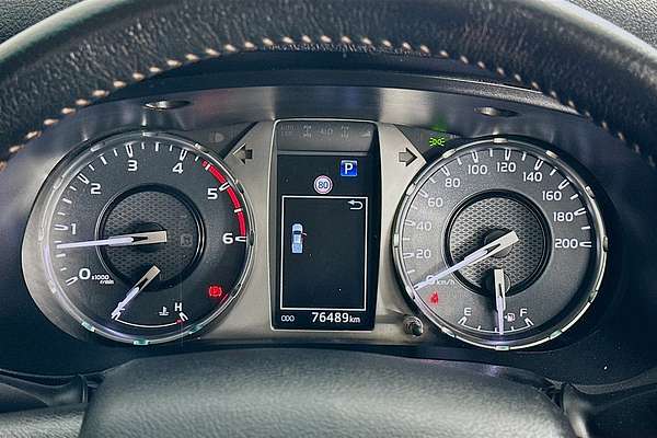 2021 Toyota HILUX SR5 (4x4) GUN126R FACELIFT 4X4