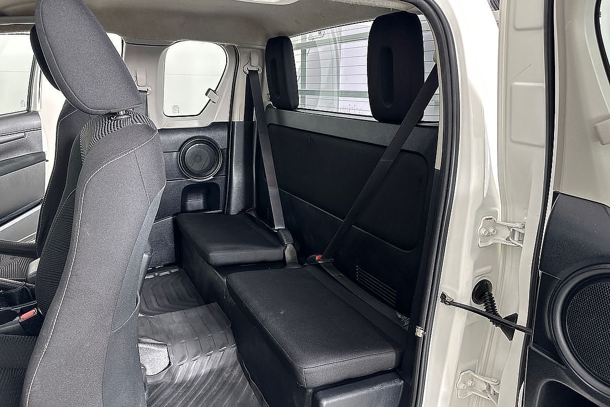 2018 Toyota Hilux SR GUN126R 4X4