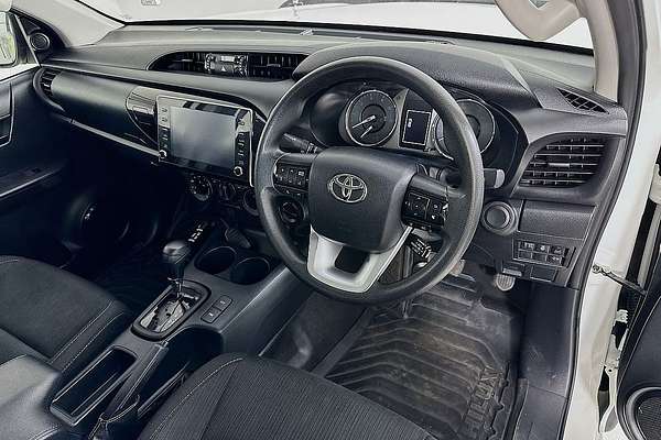2023 Toyota HILUX SR (4x4) STEEL WHEELS GUN126R 4X4