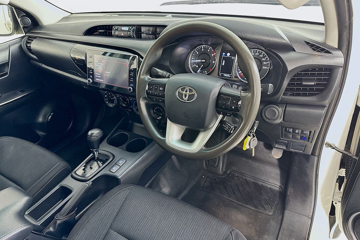 2020 Toyota HILUX SR (4x4) GUN126R FACELIFT 4X4
