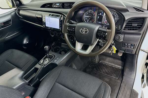 2021 Toyota HILUX SR (4x4) GUN126R FACELIFT 4X4