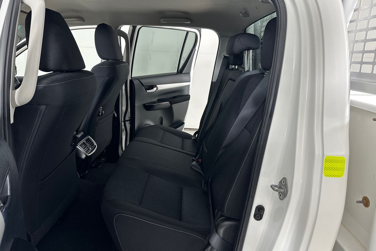 2021 Toyota HILUX SR5 (4x4) GUN126R FACELIFT 4X4