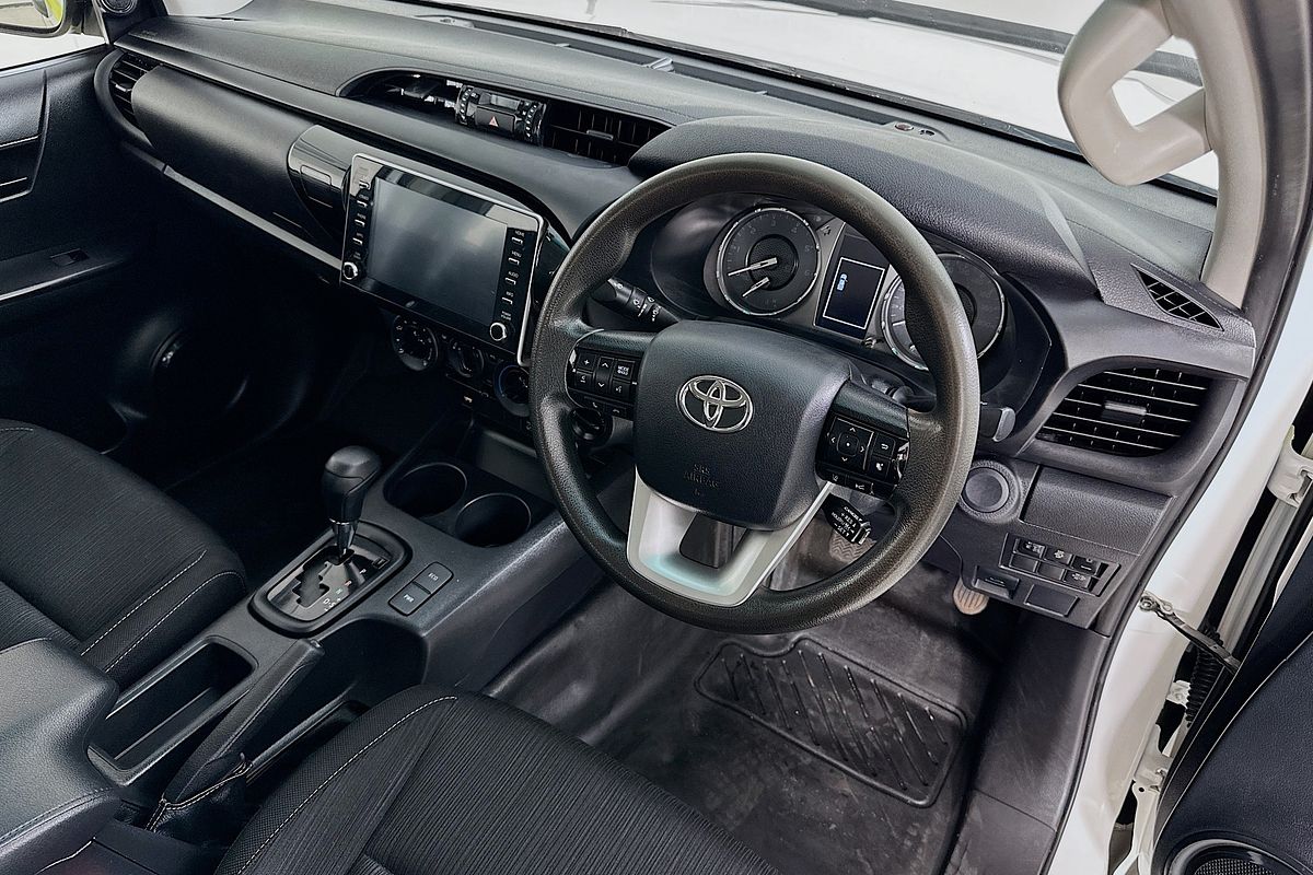 2021 Toyota HILUX SR (4x4) GUN126R FACELIFT 4X4