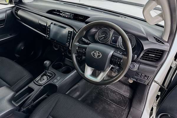 2021 Toyota HILUX SR (4x4) GUN126R FACELIFT 4X4