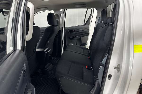 2022 Toyota HILUX SR (4x4) GUN126R 4X4