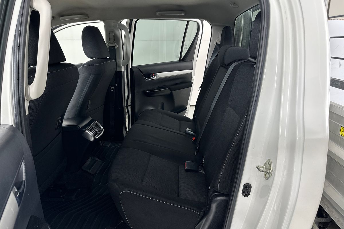 2020 Toyota HILUX SR5 GUN126R 4X4