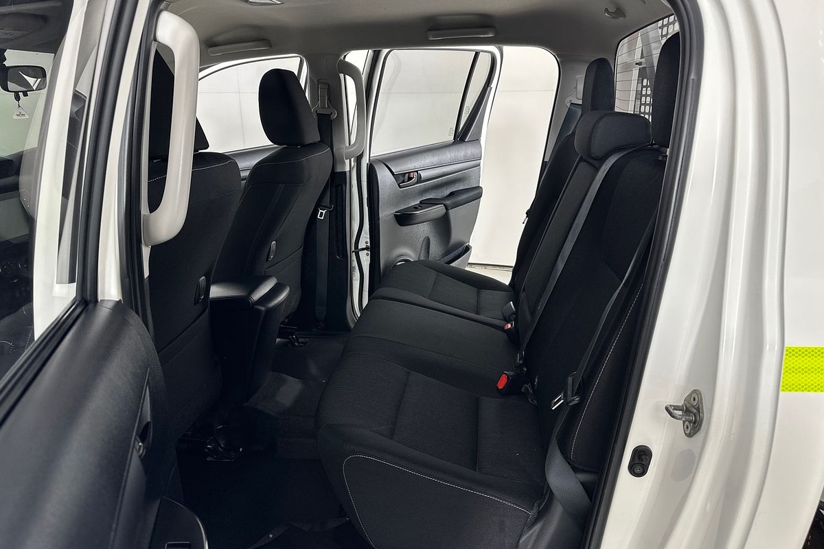 2021 Toyota HILUX SR (4x4) GUN126R FACELIFT 4X4