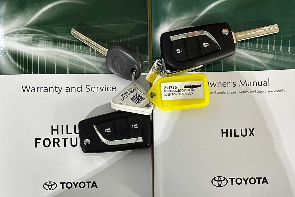 2025 Toyota HILUX WORKMATE (4x2) TGN121R RC REAR WHEEL DRIVE