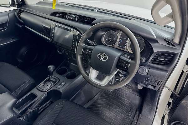 2020 Toyota HILUX SR (4x4) GUN126R FACELIFT 4X4