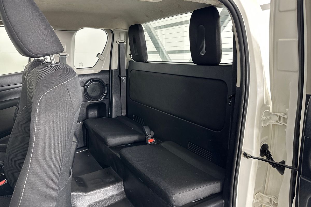 2018 Toyota HILUX SR (4x4) GUN126R MY19 4X4