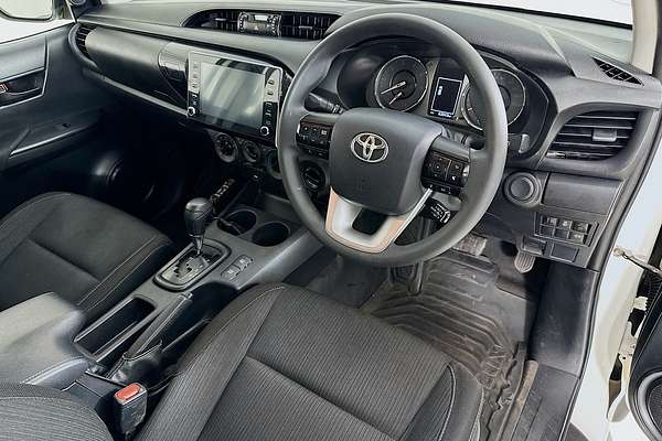 2021 Toyota HILUX SR (4x4) GUN126R FACELIFT 4X4