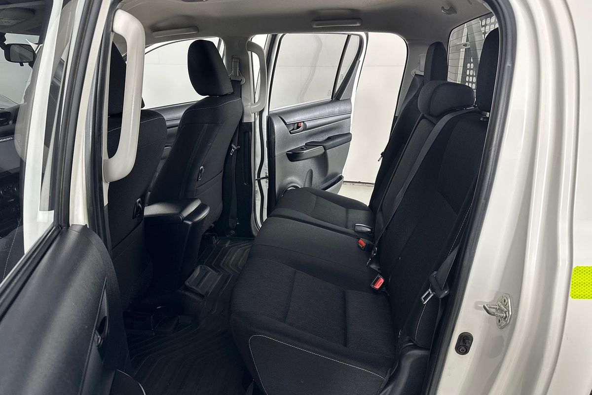 2021 Toyota HILUX SR (4x4) GUN126R FACELIFT 4X4