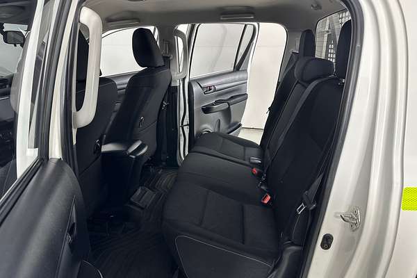 2021 Toyota HILUX SR (4x4) GUN126R FACELIFT 4X4