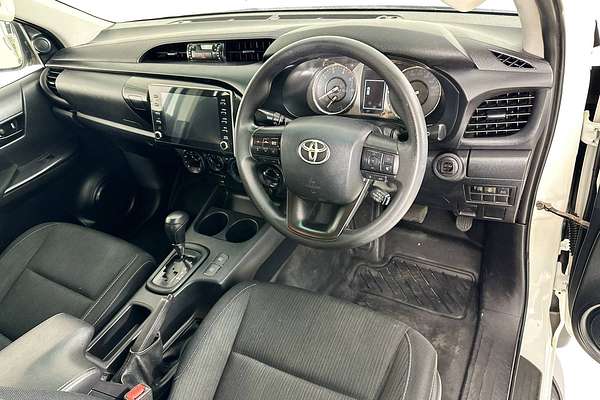 2021 Toyota HILUX SR (4x4) GUN126R FACELIFT 4X4