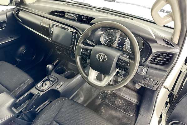 2020 Toyota HILUX SR (4x4) GUN126R FACELIFT 4X4