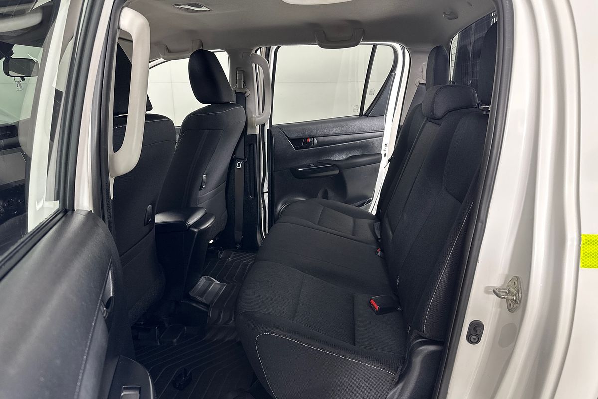 2023 Toyota HILUX SR (4x4) GUN126R 4X4