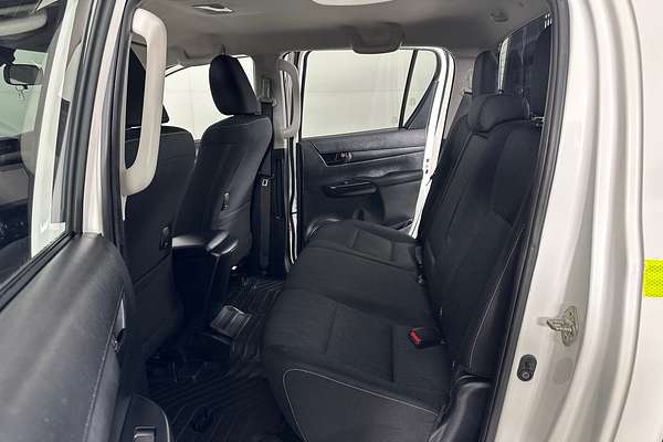 2023 Toyota HILUX SR (4x4) GUN126R 4X4