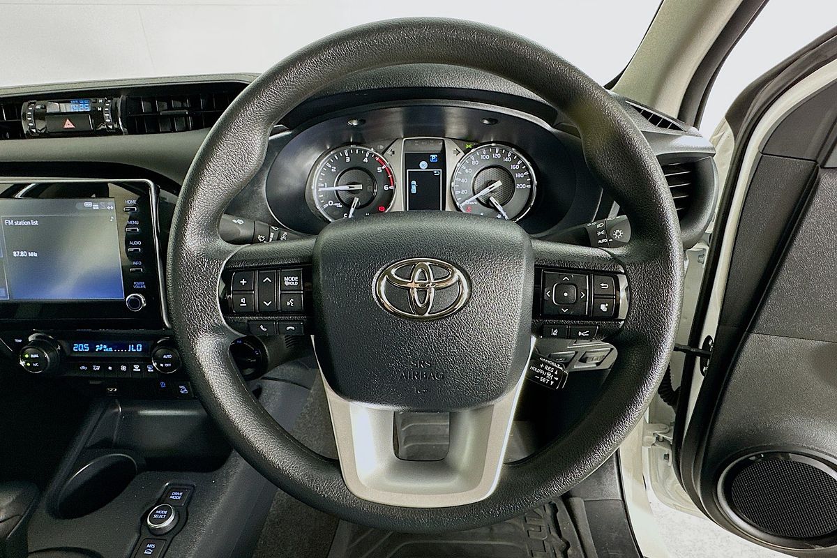 2024 Toyota HILUX SR 48V (4x4) GUN126R 4X4