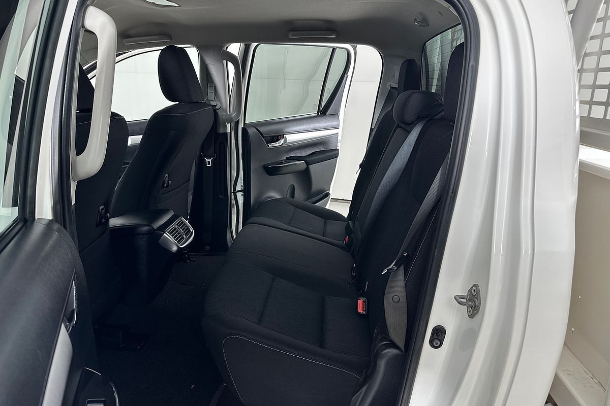 2021 Toyota HILUX SR5 (4x4) GUN126R 4X4