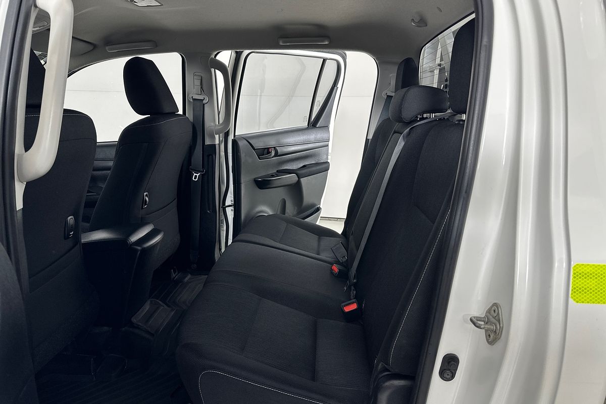 2021 Toyota HILUX SR (4x4) GUN126R FACELIFT 4X4
