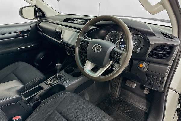 2021 Toyota HILUX SR (4x4) GUN126R FACELIFT 4X4