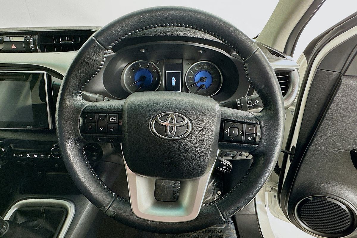 2016 Toyota HILUX SR5 (4x4) GUN126R 4X4