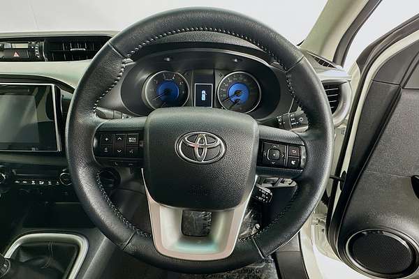 2016 Toyota HILUX SR5 (4x4) GUN126R 4X4