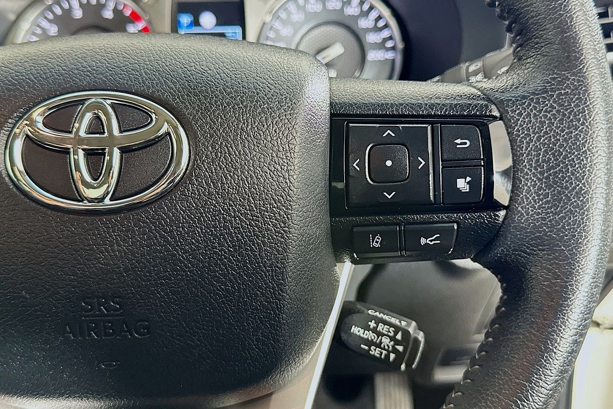 2021 Toyota HILUX SR5 (4x4) GUN126R FACELIFT 4X4