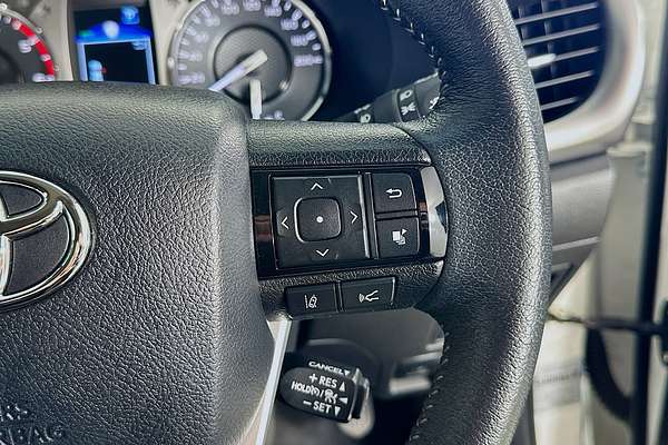 2023 Toyota HILUX SR5 (4x4) GUN126R 4X4