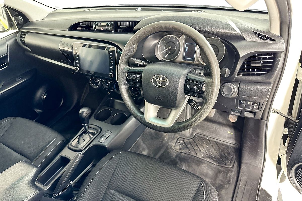 2021 Toyota HILUX SR (4x4) GUN126R FACELIFT 4X4