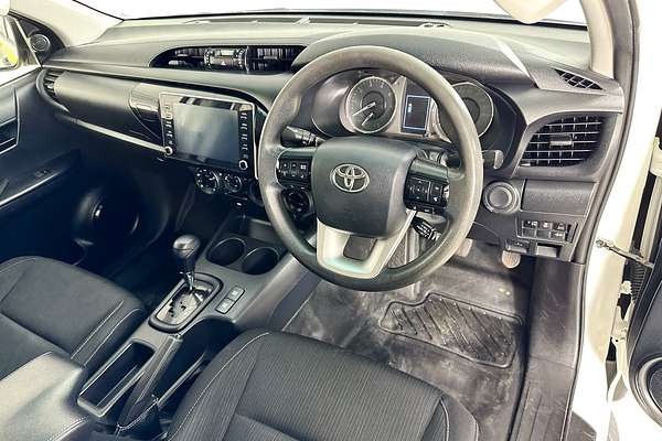 2021 Toyota HILUX SR (4x4) GUN126R FACELIFT 4X4