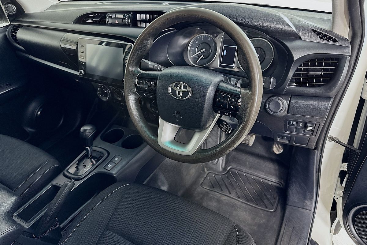 2021 Toyota HILUX SR (4x4) GUN126R 4X4