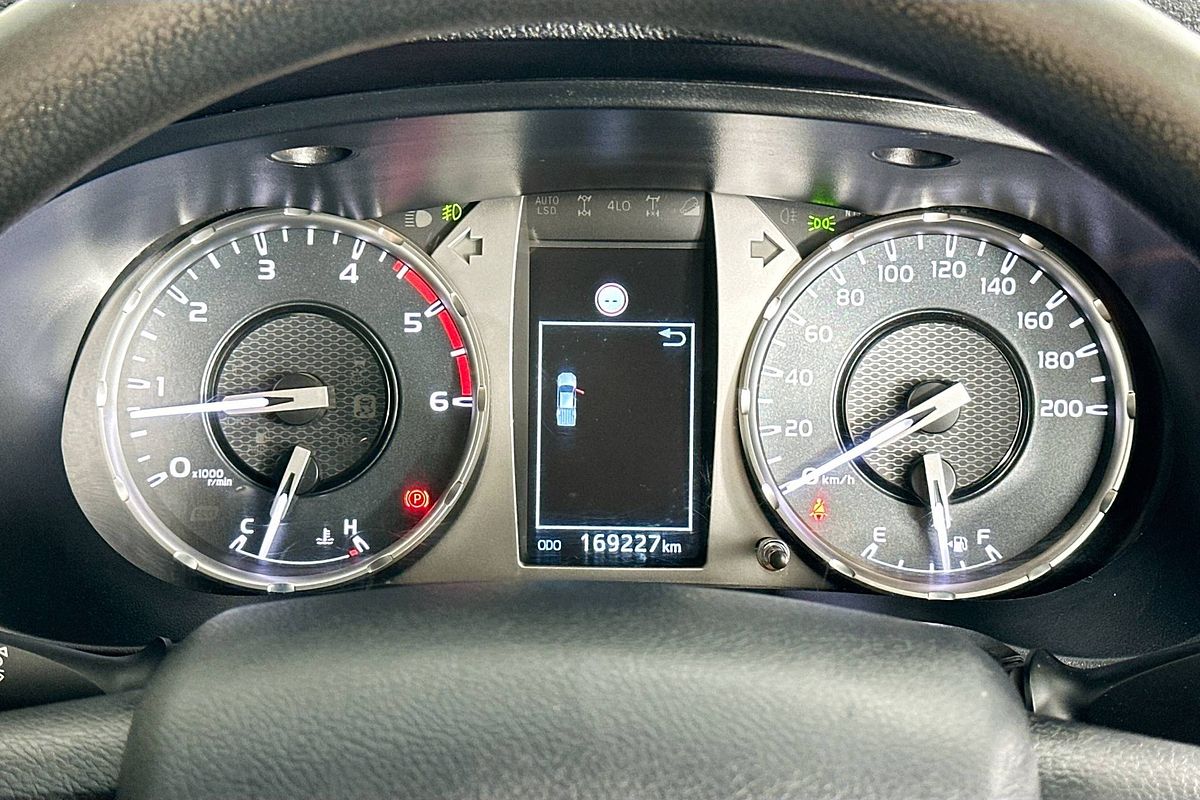 2020 Toyota HILUX SR (4x4) GUN126R FACELIFT 4X4